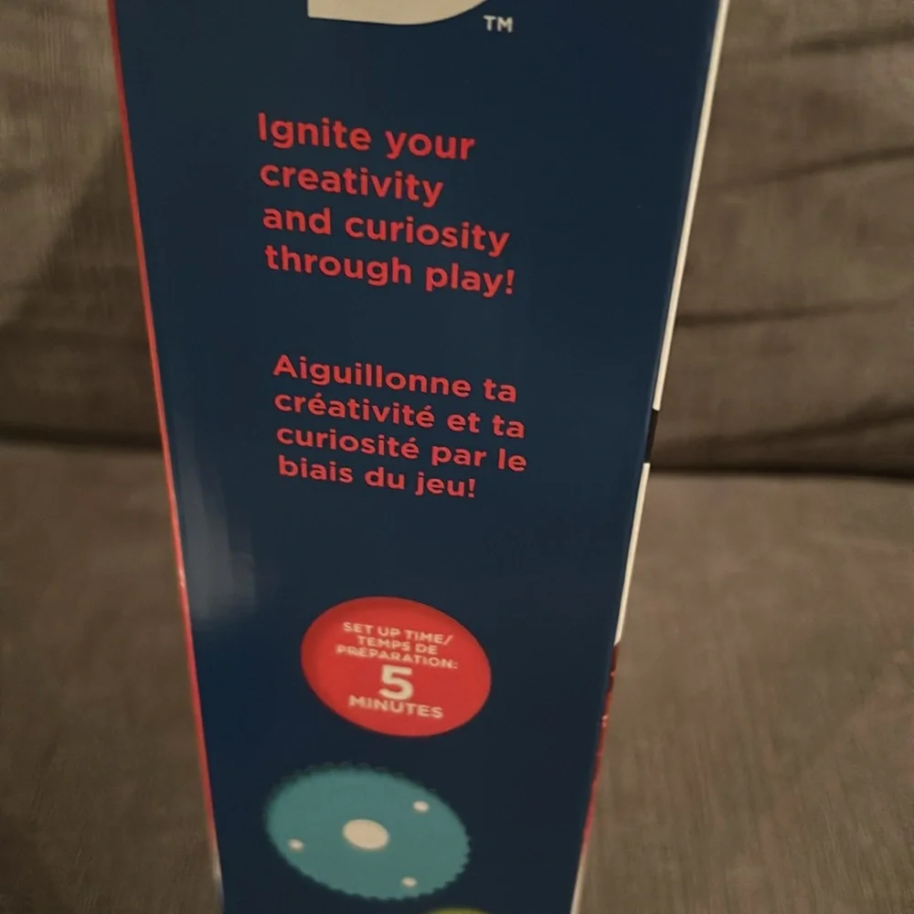 Discovery Box of magic - over 50 tricks NEW